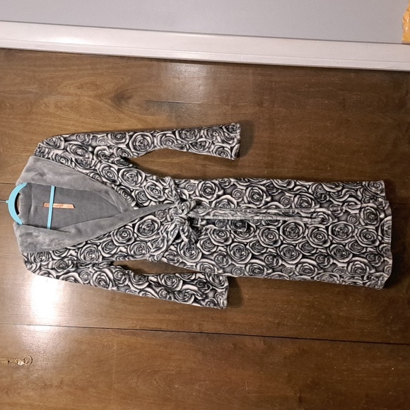 NWOT CasaZeta-Jones reversible robe - Picture 1 of 4